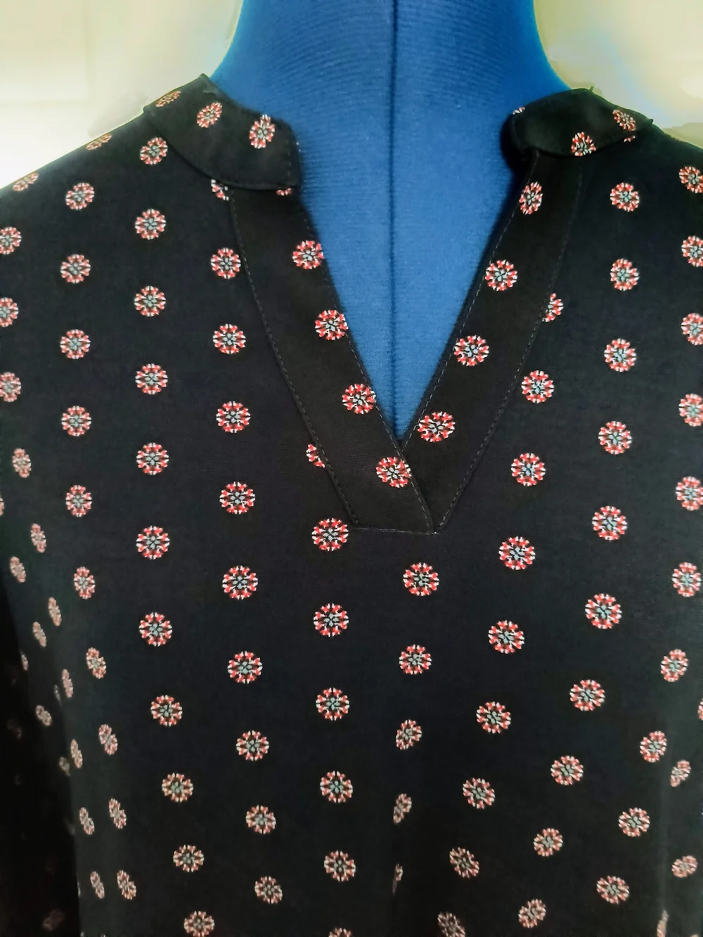 Anne Klein lightweight navy